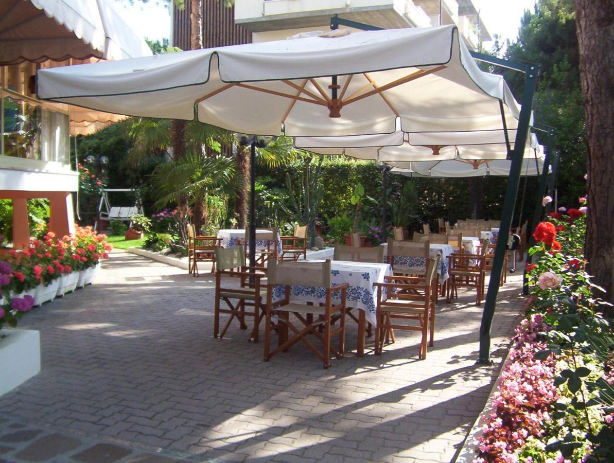 Hotel Escorial Cervia Luaran gambar