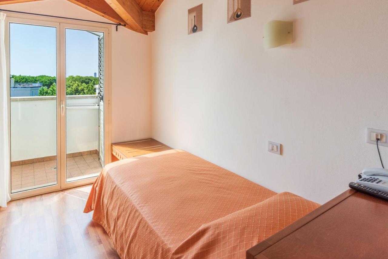 Hotel Escorial Cervia Luaran gambar
