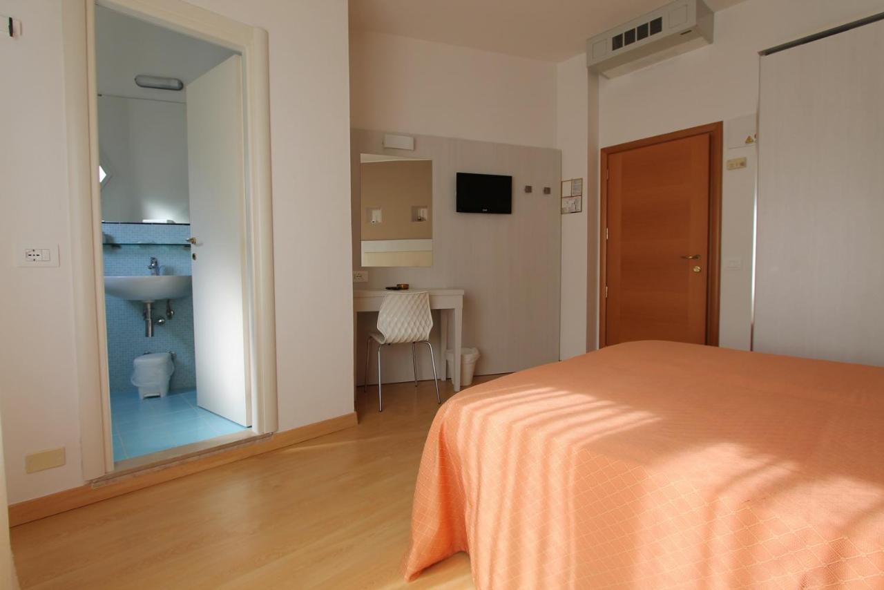 Hotel Escorial Cervia Luaran gambar