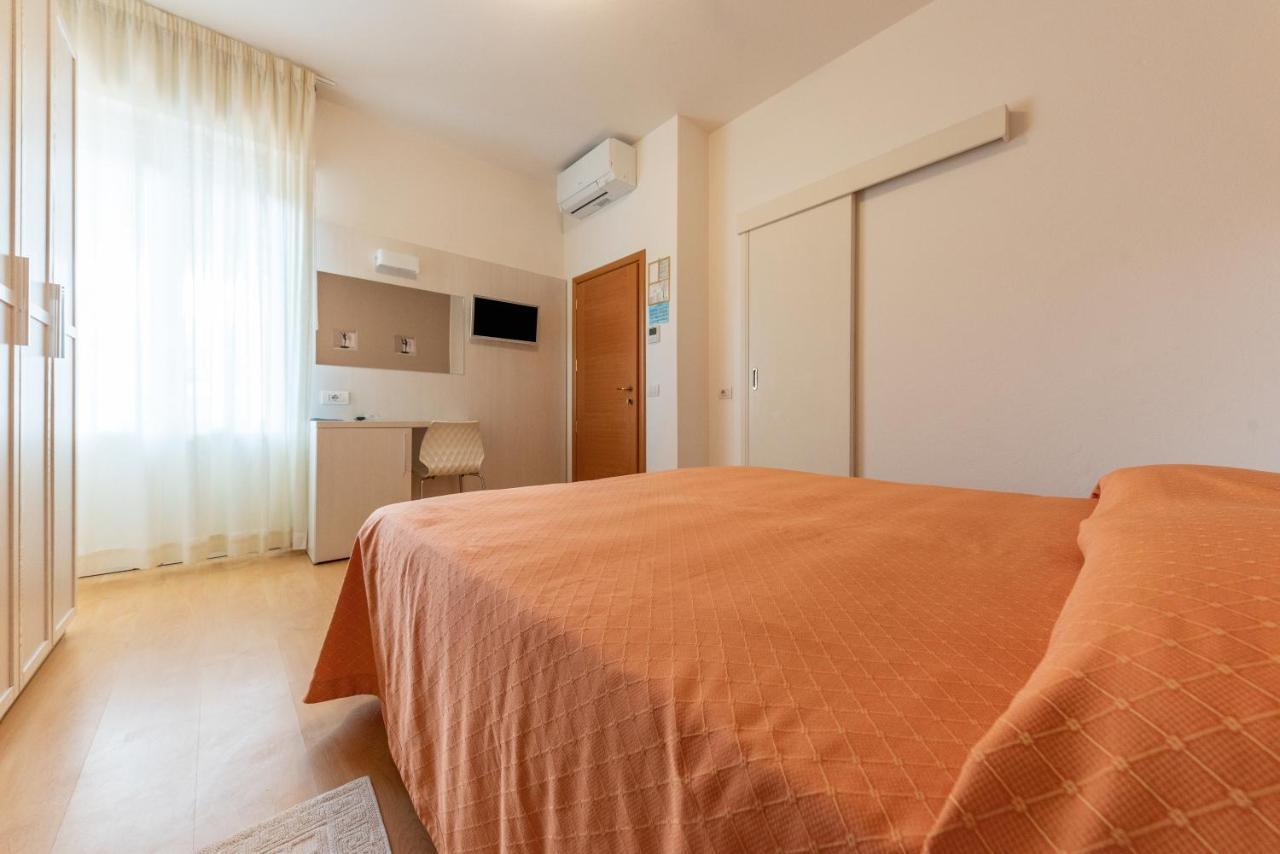 Hotel Escorial Cervia Luaran gambar