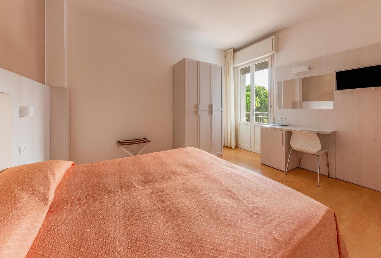 Hotel Escorial Cervia Luaran gambar