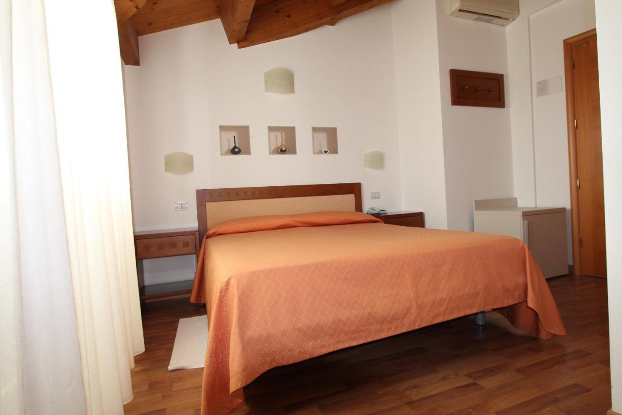 Hotel Escorial Cervia Luaran gambar